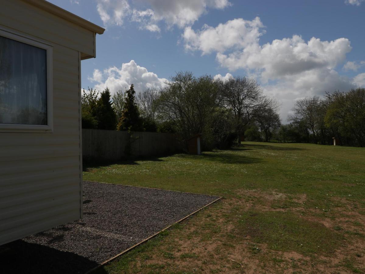 The Coop - Family Friendly Caravan Near Glastonbury & Street Holiday park *