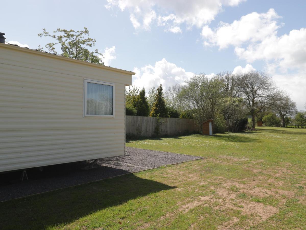 The Coop - Family Friendly Caravan Near Glastonbury & Street Compton (Somerset)